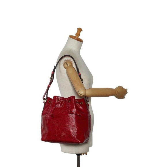 Louis Vuitton Epi Petit Noe Leather Shoulder Bag M44107 in Good condition - Picture 12 of 12